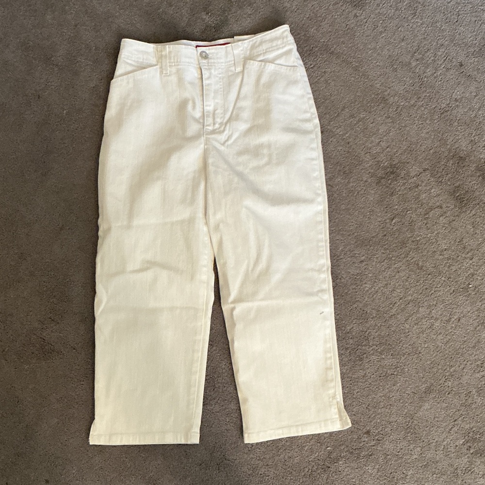 Gloria Vanderbilt Off-White Capris